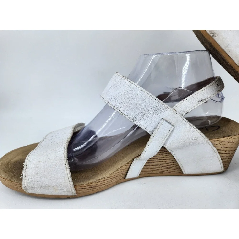 Clarks Strappy Wedge Sandals Womens 9W White Leather Adjustable Straps Slingback